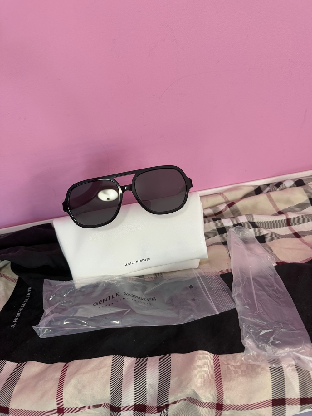 Gentle Monster Black Oversized Square aviator Sunglasses